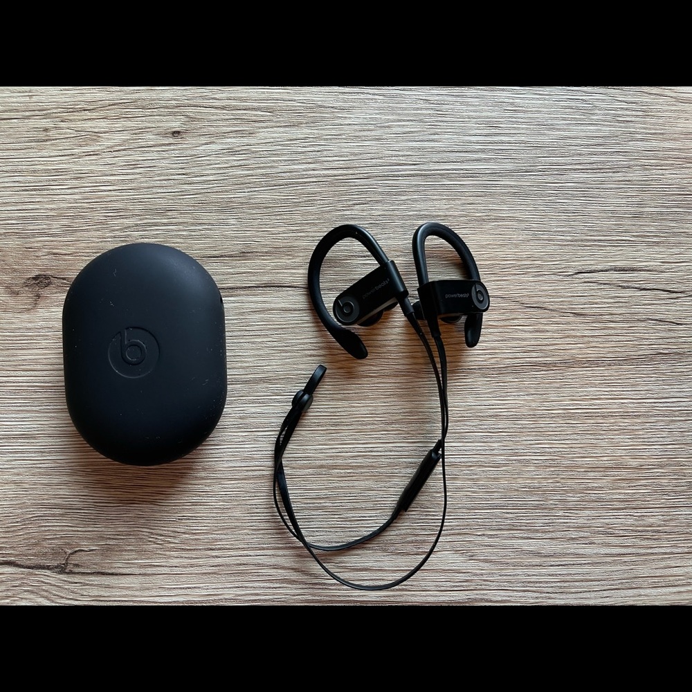 Black Beats Powerbeats3
